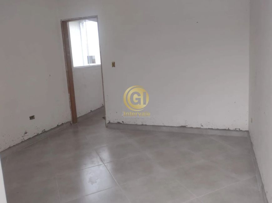 VENDE-SE CASA 2 QUARTOS