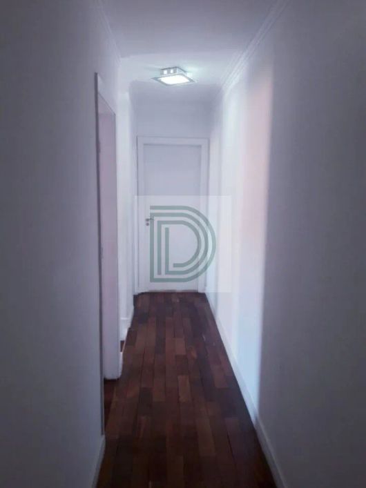 Sobrado bonito e espaçoso. 3 dormitórios sendo 1 suíte.