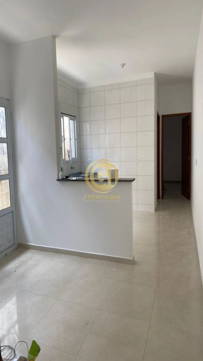 CASA A VENDA COM 2 DORMITORIOS NO VILA ZEZÉ JACAREI