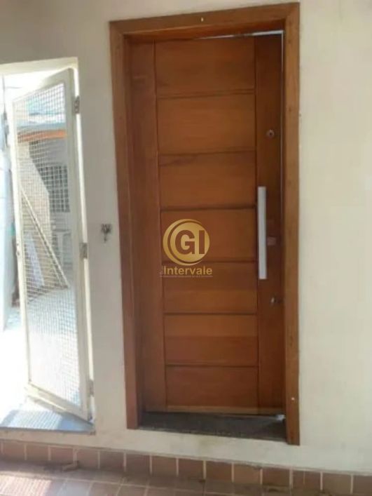Casa à venda em Taubaté-SP, Chácara Olaria: 3 quartos, 1 sala, 2 banheiros, vaga de garagem!