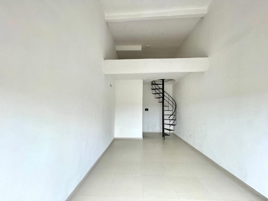 Prédio Comercial próximo ao araçagi.