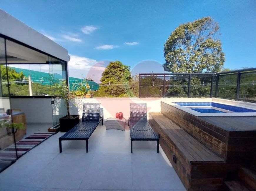 Duplex para venda possui 236 metros quadrados com 3 quartos