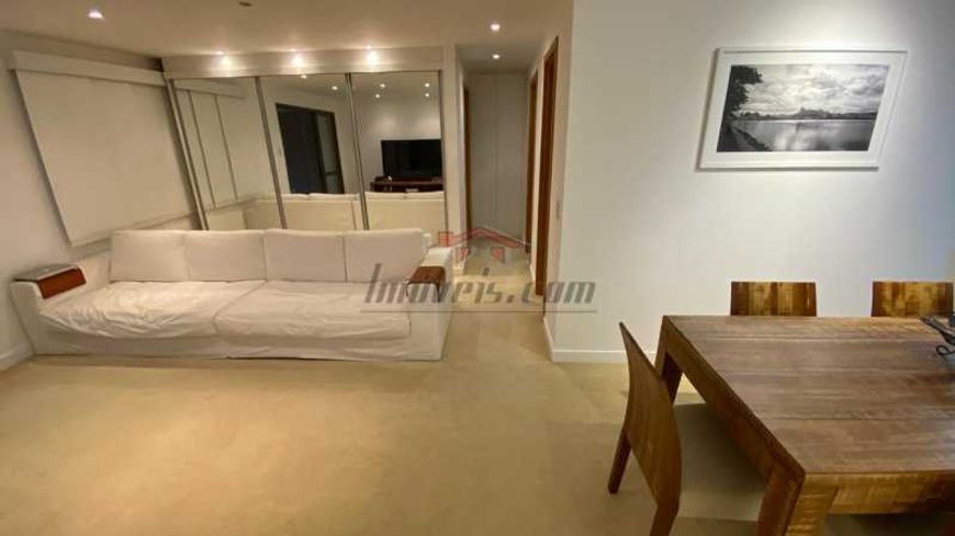 Apartamento - Padrão / Residencial / Freguesia (Jacarepaguá)