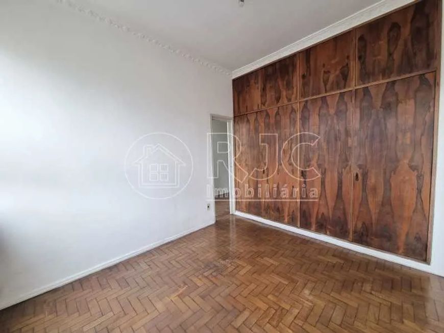 Apartamento - Padrão / Residencial / Vila Isabel