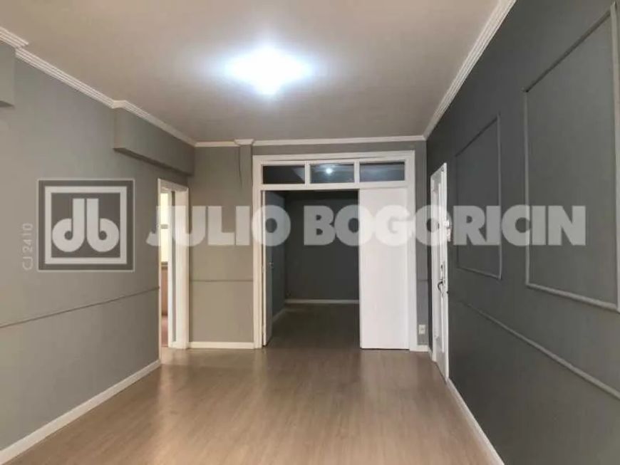 Apartamento : / Residencial / Copacabana