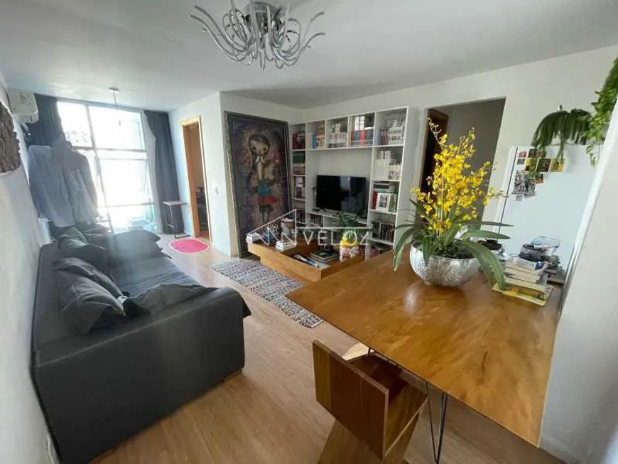 Apartamento - / Residencial / Centro