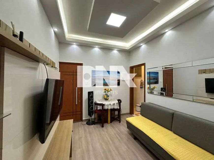 Apartamento - / Residencial / Copacabana