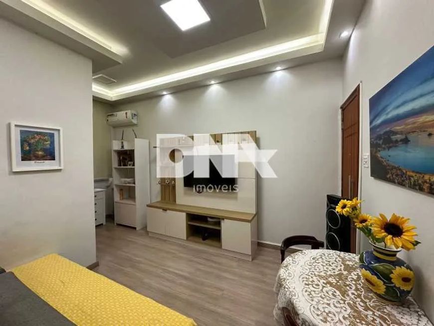 Apartamento - / Residencial / Copacabana