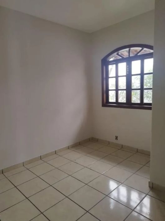 Casa para Venda em São Gonçalo, Vila Três, 2 dormitórios, 1 suíte, 2 banheiros
