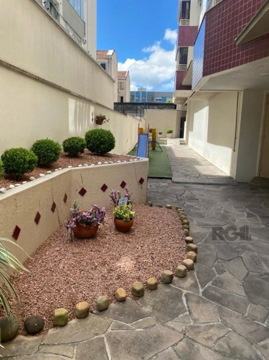 Cobertura Duplex com 164m2 privativos. Frente. Semi mobiliada. Próximo ao Bourbon Ipiranga, em rua c