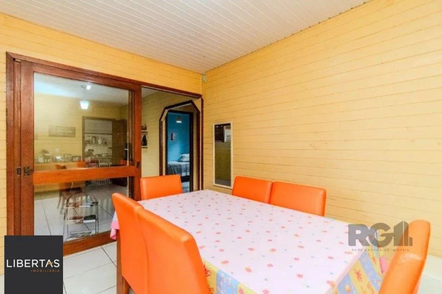 Casa com 3 dormitórios no bairro Partenon