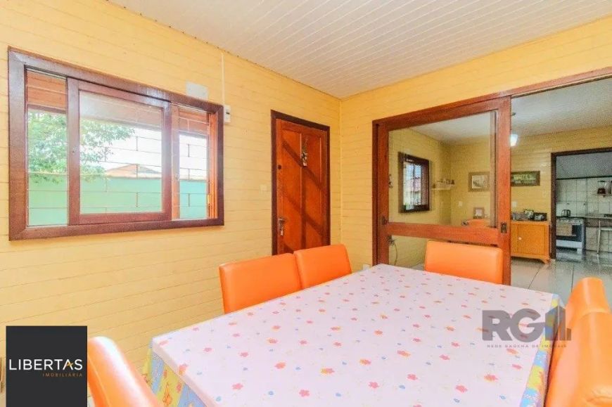 Casa com 3 dormitórios no bairro Partenon