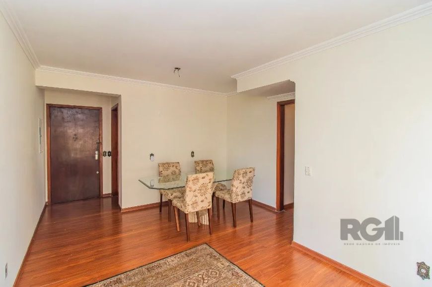 Apartamento à venda no bairro Independência com 74 m² e 2 dormitórios/quartos.