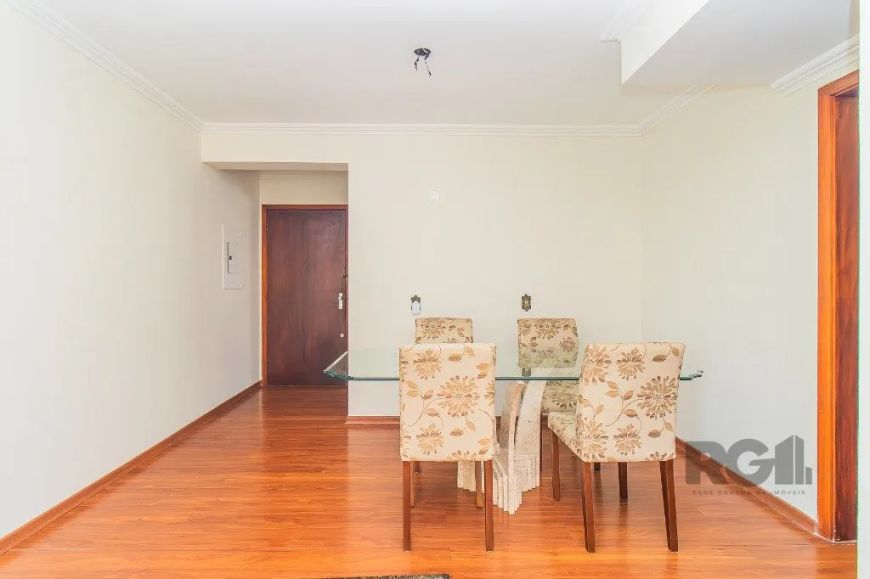 Apartamento à venda no bairro Independência com 74 m² e 2 dormitórios/quartos.