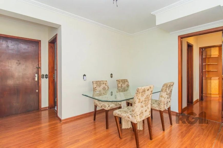 Apartamento à venda no bairro Independência com 74 m² e 2 dormitórios/quartos.