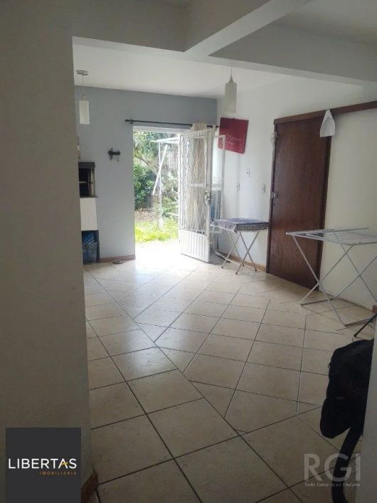 Excelente casa, 2 quartos, ampla com 120m² de área privativa e 296,30m² de área