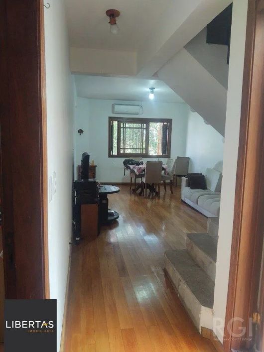 Excelente casa, 2 quartos, ampla com 120m² de área privativa e 296,30m² de área