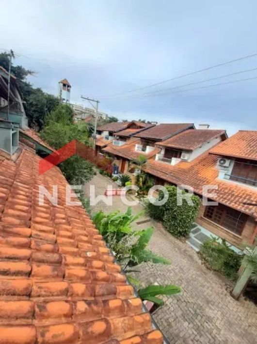 Casa de condomínio em Avenida da Cavalhada - Cavalhada - Porto Alegre/RS