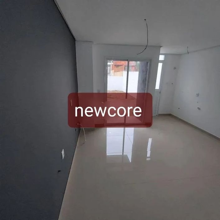 Casa em Rua Heitor Kramer - Guarujá - Porto Alegre/RS