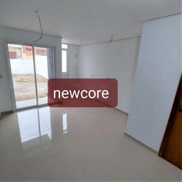 Casa em Rua Heitor Kramer - Guarujá - Porto Alegre/RS