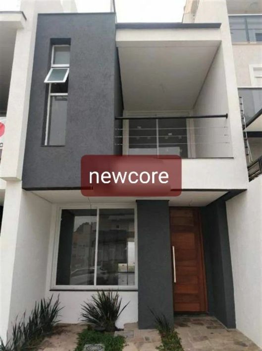 Casa em Rua Heitor Kramer - Guarujá - Porto Alegre/RS
