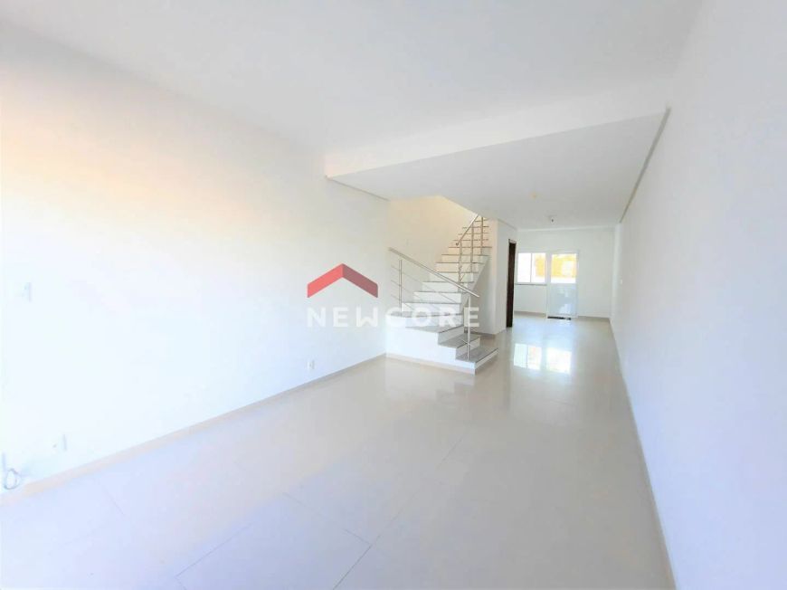 Casa em Rua Raffaele Nigro - Hípica - Porto Alegre/RS