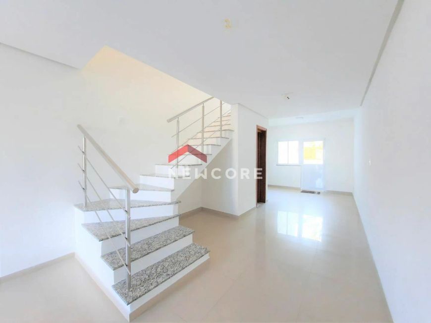 Casa em Rua Raffaele Nigro - Hípica - Porto Alegre/RS