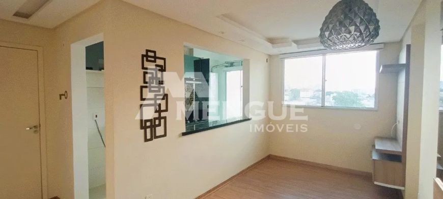 Apartamento com 3 dormitórios e 1 vaga de garagem, à venda no bairro Sarandi em Porto Alegre com 58m