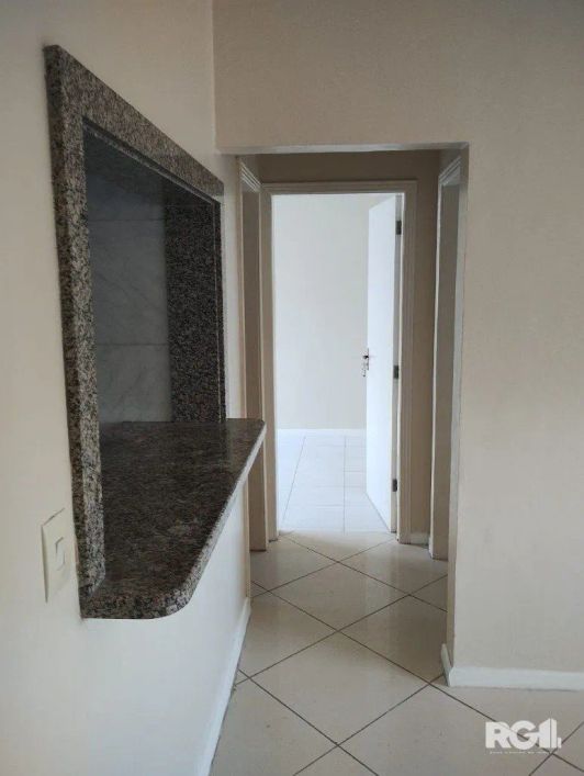 Apto 2 dormitórios Bairro Partenon com área total de 55,57m² em um ótimo estado.