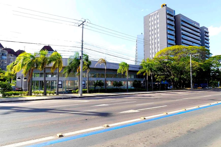 À Venda: Condomínio Icon, Avenida Assis Brasil, São Sebastião, Porto Alegre/RS