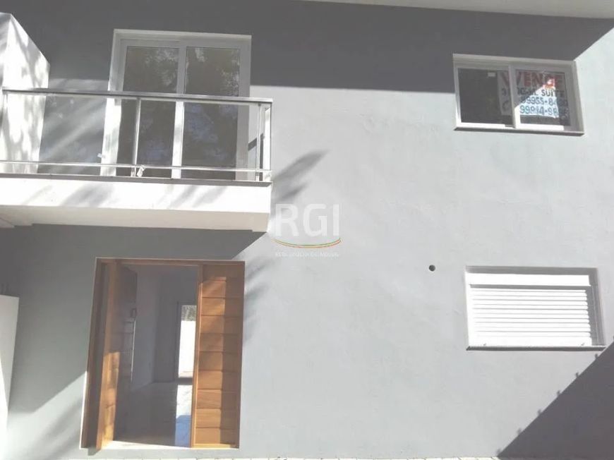 Casa para Venda - 240m², 3 dormitórios, sendo 1 suites, 2 vagas - Guarujá