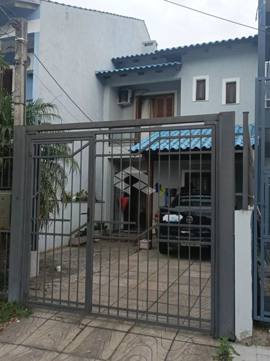 À venda casa com uma otima localização