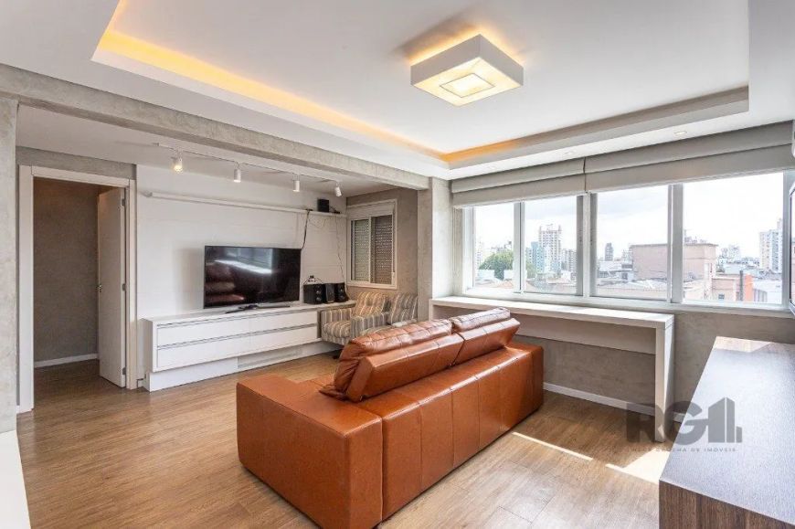 Apartamento na Azenha de 2 dormitórios vaga e infra