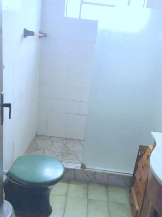 Casa no bairro Jardim Carvalho, em Porto Alegre, com 03 dormitórios, sala, cozinha, banheiro, área d