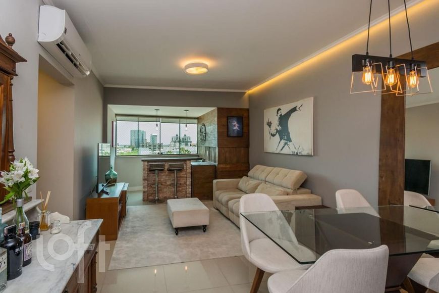 Apartamento à venda em Menino Deus com 79 m², 2 quartos, 2 suítes, 2 vagas