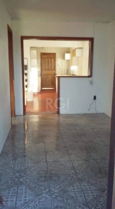 Casa no bairro Belem Novo, 2 dormitorios ,2 salas ,cozinha ,casa bem arejada e ampla,agradavel inver