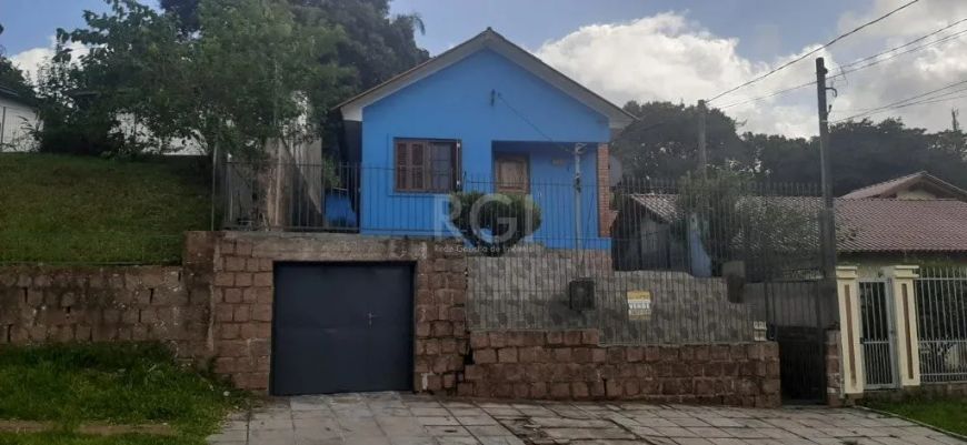 Casa no bairro Belem Novo, 2 dormitorios ,2 salas ,cozinha ,casa bem arejada e ampla,agradavel inver
