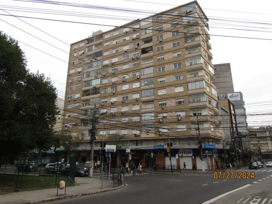 Apartamento de frente, dois quartos, living em dois ambientes, sacada envidraçada, copa-cozinha ampl