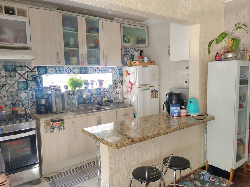 Apartamento com 60 m² , 2 dormitórios, uma vaga no bairro Nonoai.