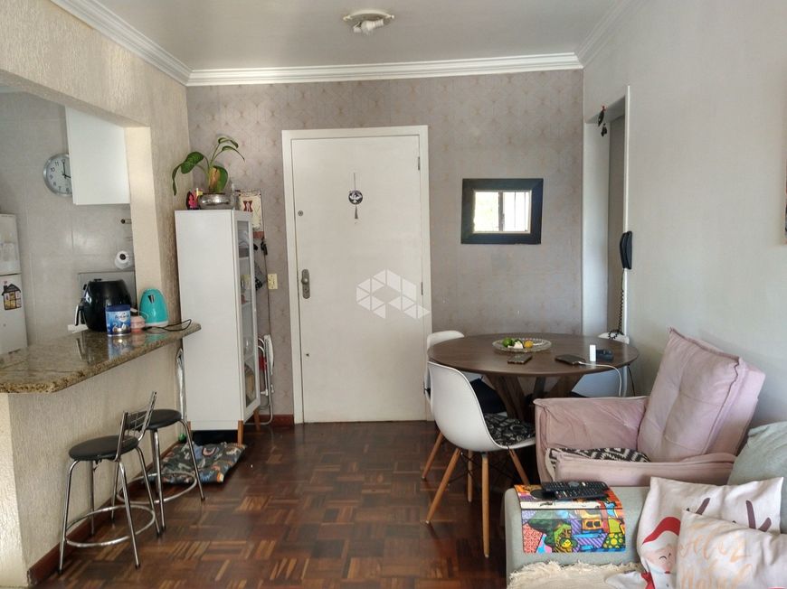 Apartamento com 60 m² , 2 dormitórios, uma vaga no bairro Nonoai.
