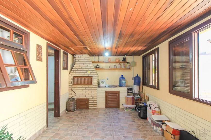 Casa em Cavalhada com 198 m² , 3 quarto(s) , 1 suíte(s) , 4 vaga(s).