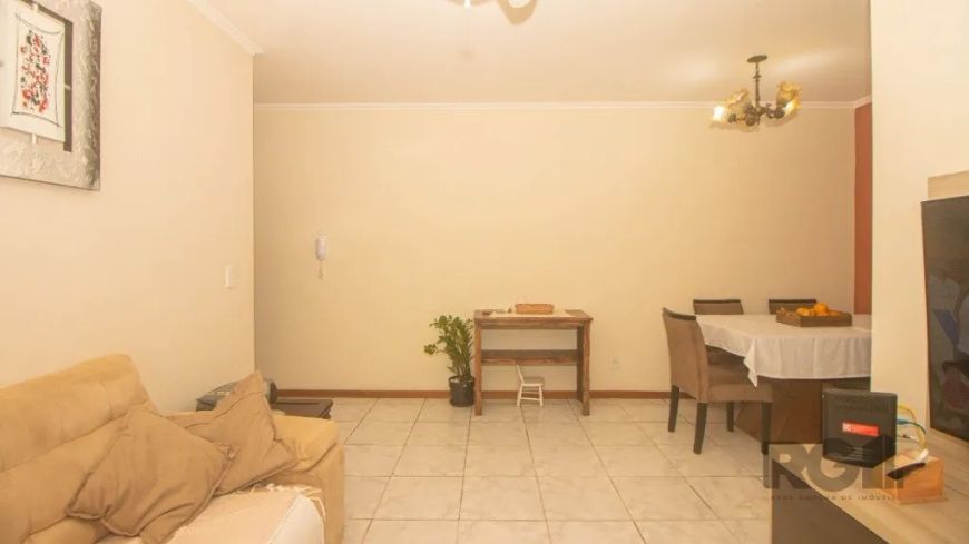 Apartamento 3 dormitórios, suíte, living dois ambientes, sacada com churrasqueira, móveis na cozinha