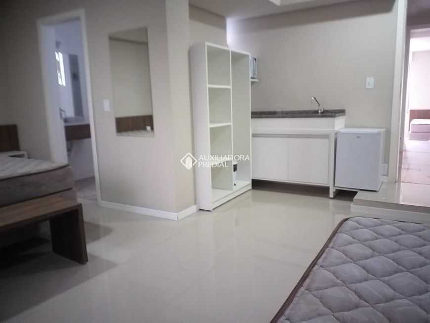Apartamento à Venda no Centro Histórico: 1 dormitório e 28 m² disponíveis.