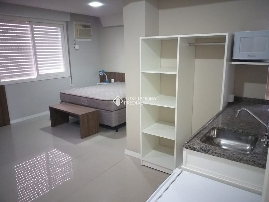 Apartamento à Venda no Centro Histórico: 1 dormitório e 28 m² disponíveis.