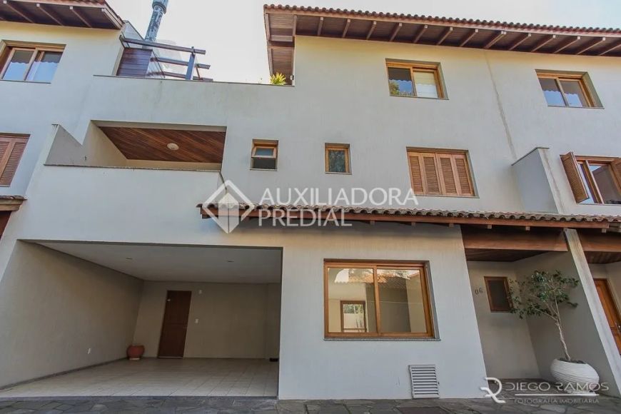 Casa de condomínio à venda no Jardim Isabel com 335 m² e 4 dormitórios/quartos.