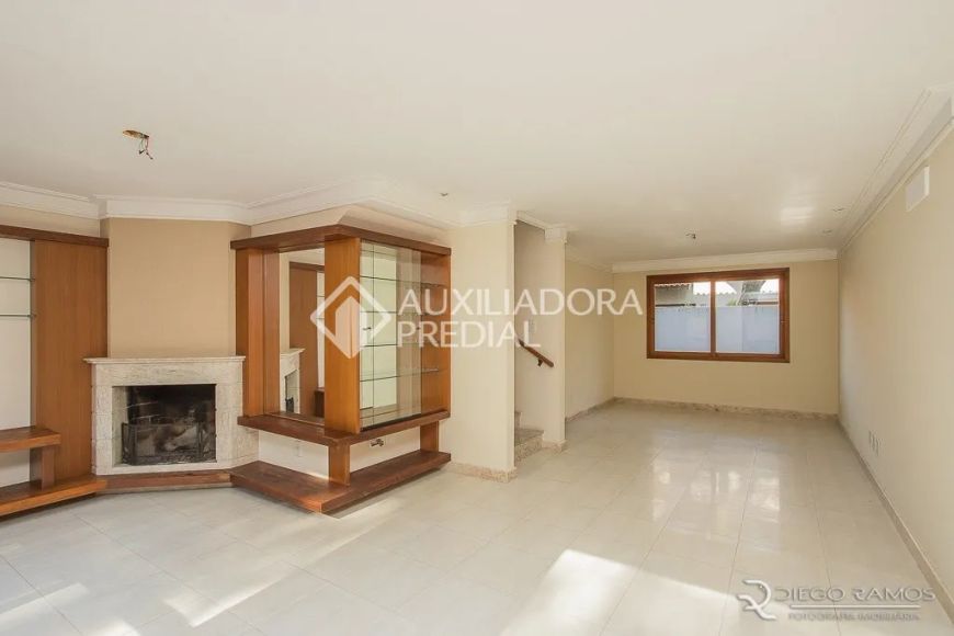 Casa de condomínio à venda no Jardim Isabel com 335 m² e 4 dormitórios/quartos.
