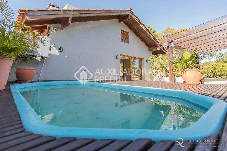 Casa de condomínio à venda no Jardim Isabel com 335 m² e 4 dormitórios/quartos.