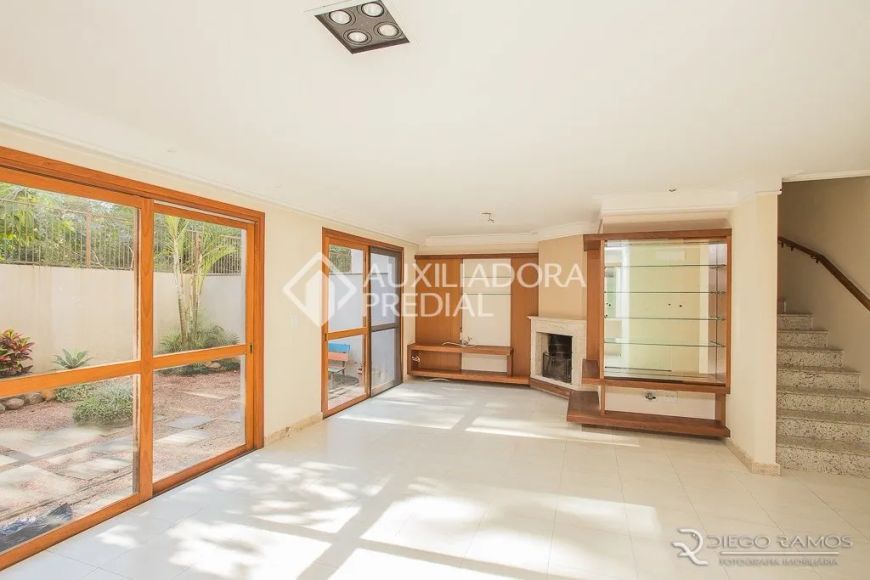 Casa de condomínio à venda no Jardim Isabel com 335 m² e 4 dormitórios/quartos.