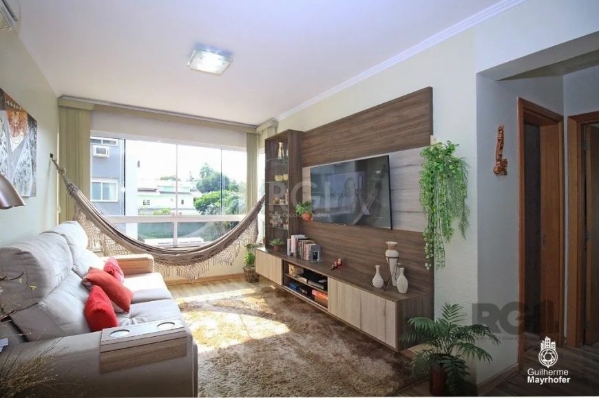 Ótimo apartamento no Condomínio Plaza Cristal, reformado, semi mobiliado, com 56m² privativos, de 2