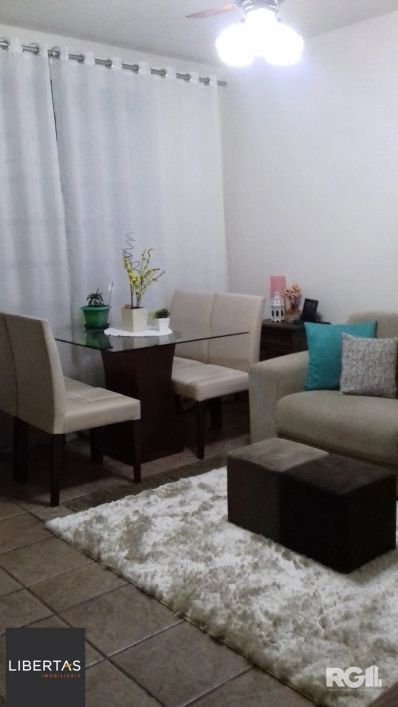 Casa em condomínio, com 3 dormitórios, sendo 1 suíte, 1 vaga coberta, no bairro